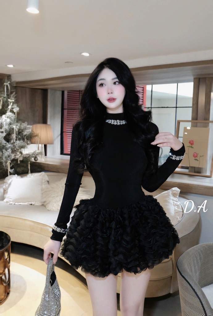 2752 Tiệc ngắn đen size M