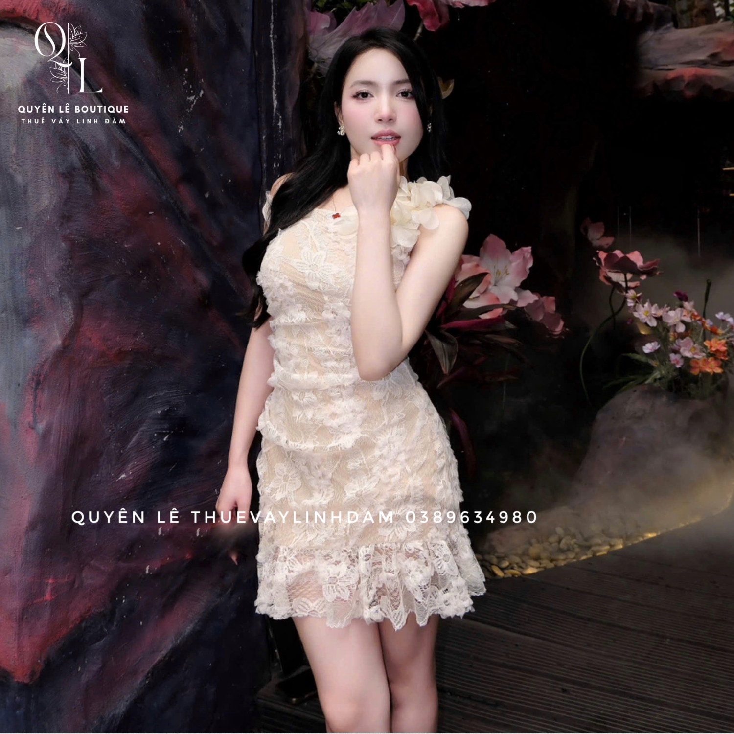 Tiệc ngắn kem lệch vai