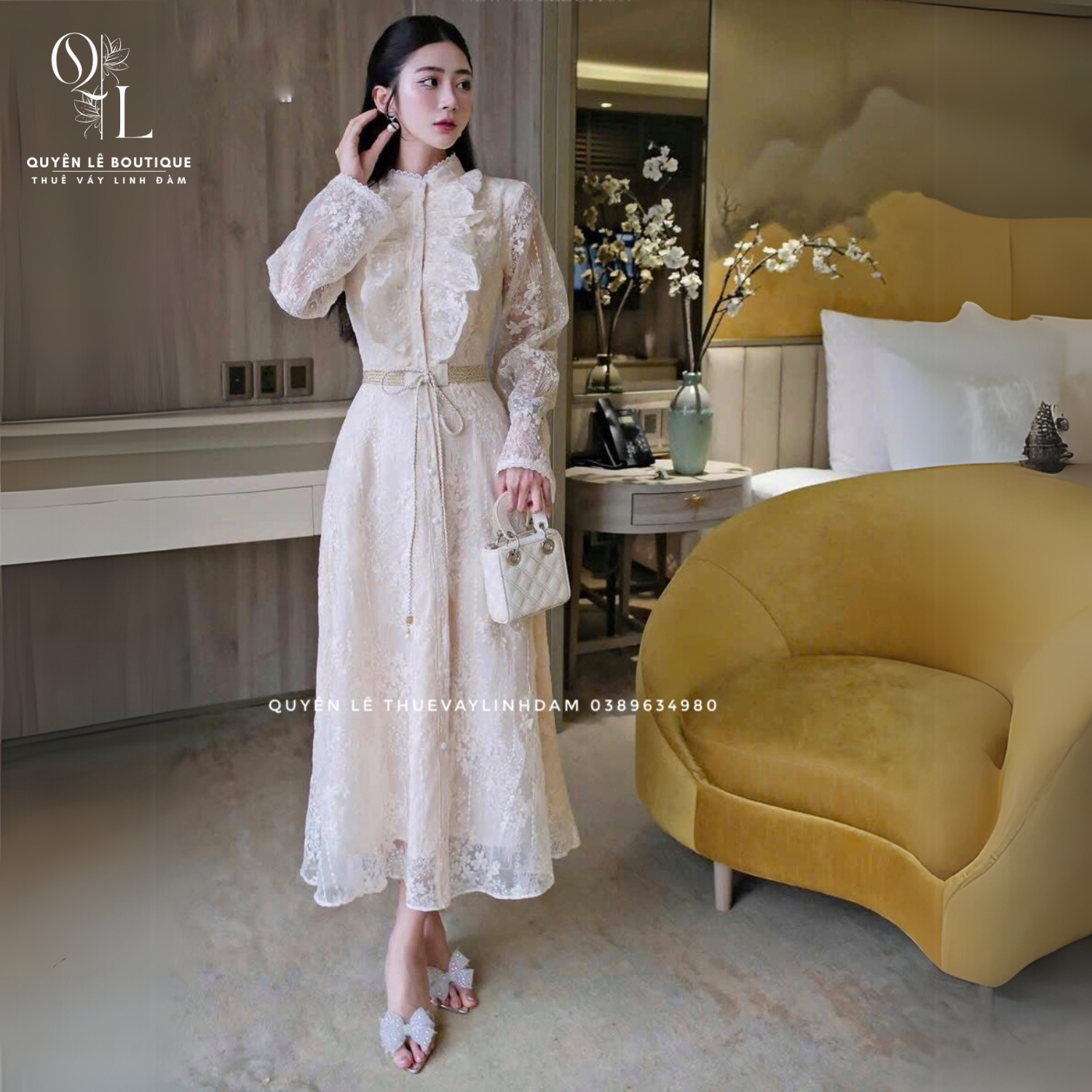2765 Tiệc dài kem cổ kín
