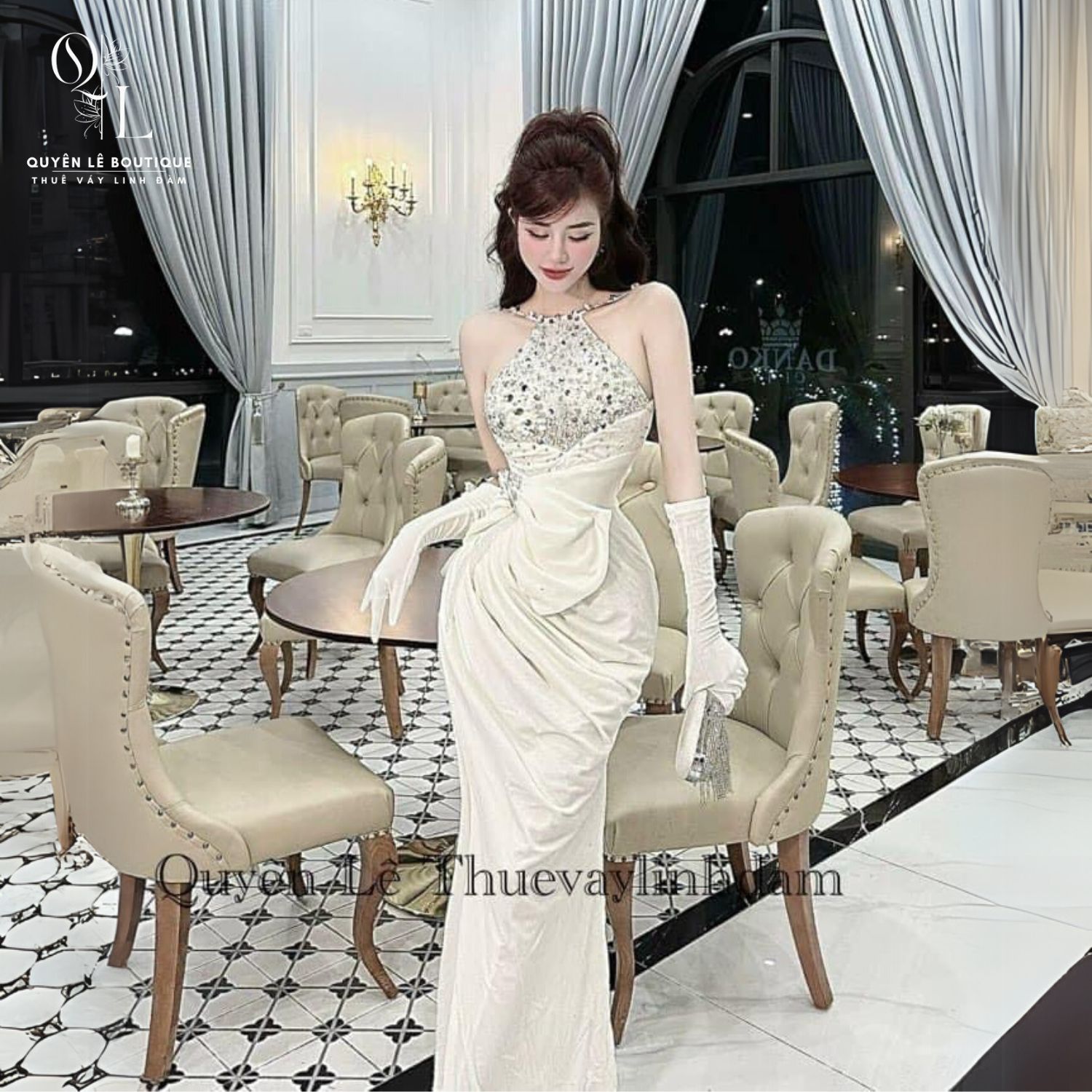 1829 cc Tiệc dài trắng yếm