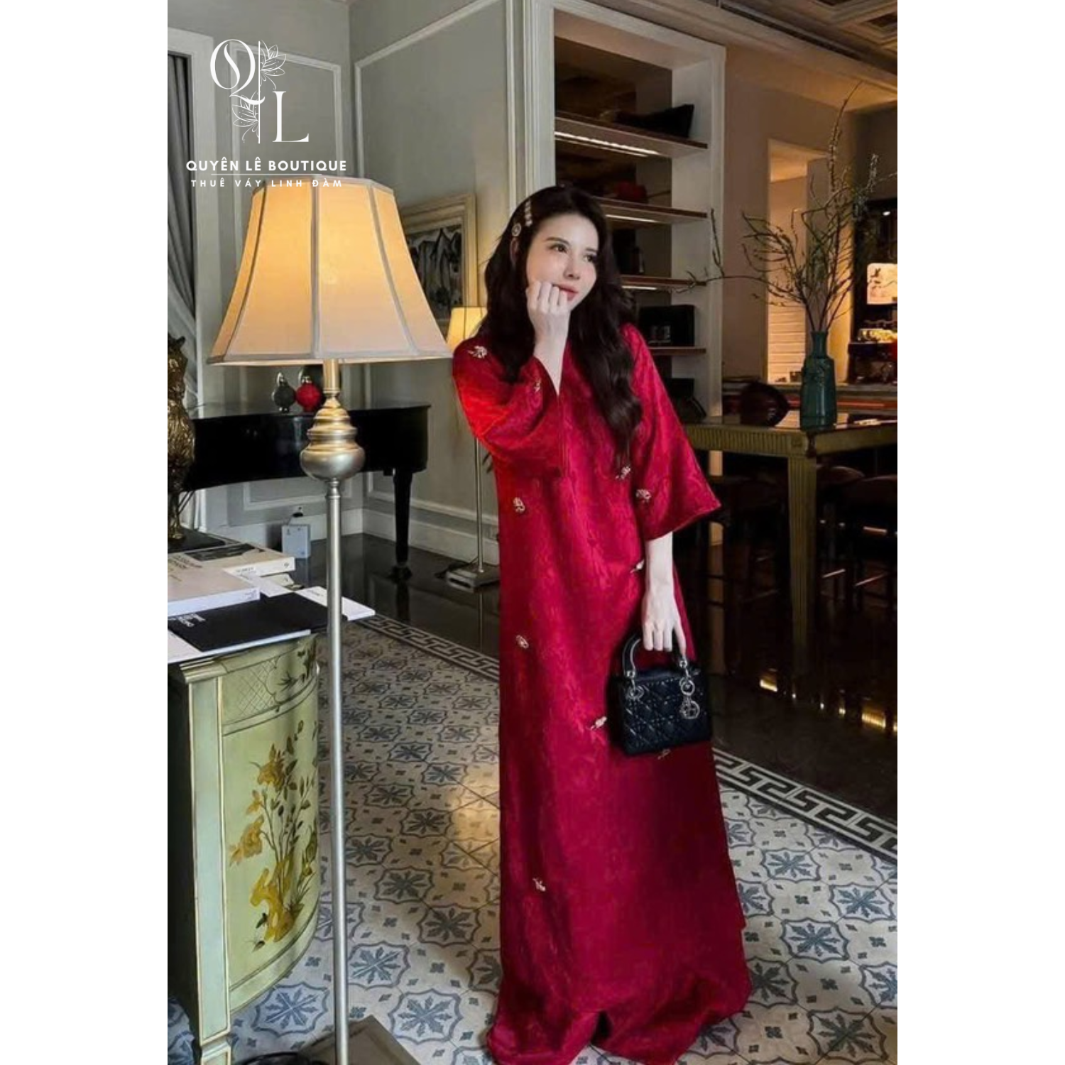 2862 Áo dài đỏ