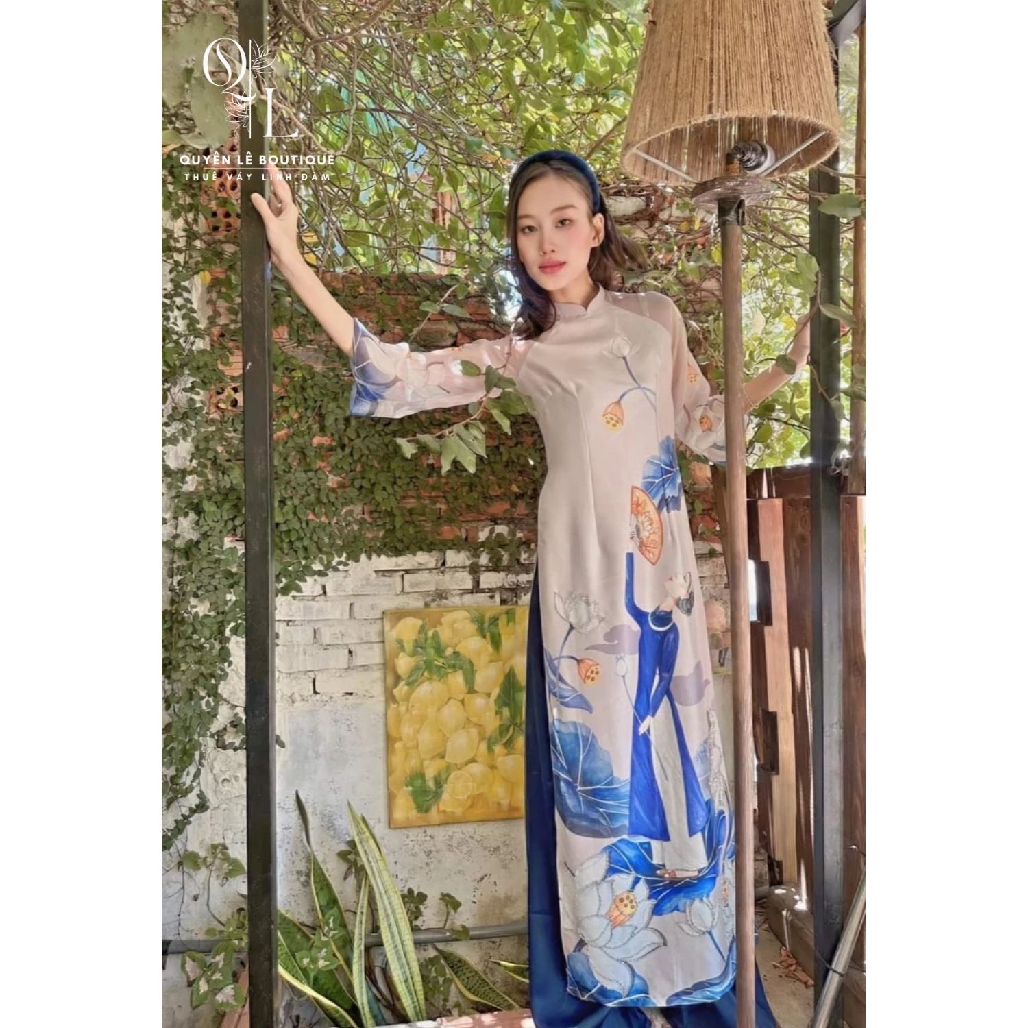 1846 Áo dài trắng hoa xanh