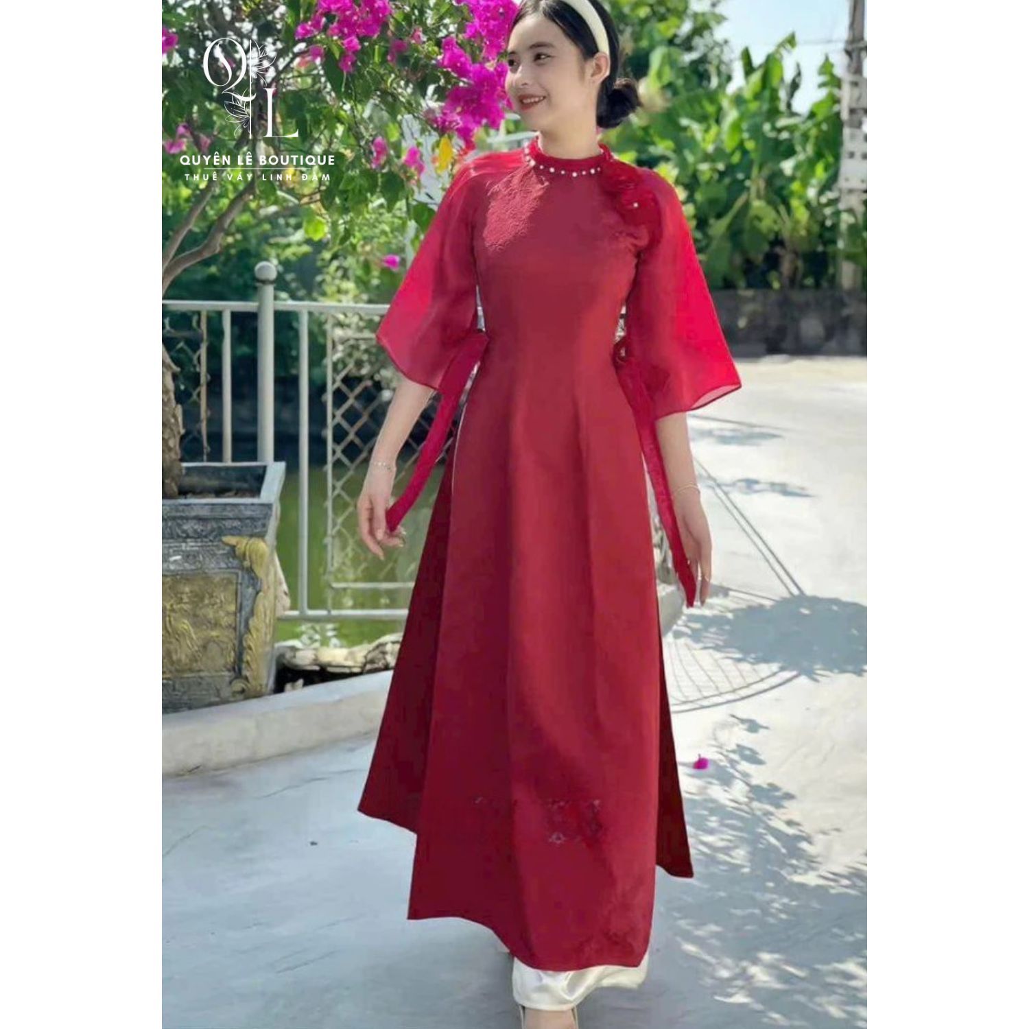2254 Áo dài đỏ