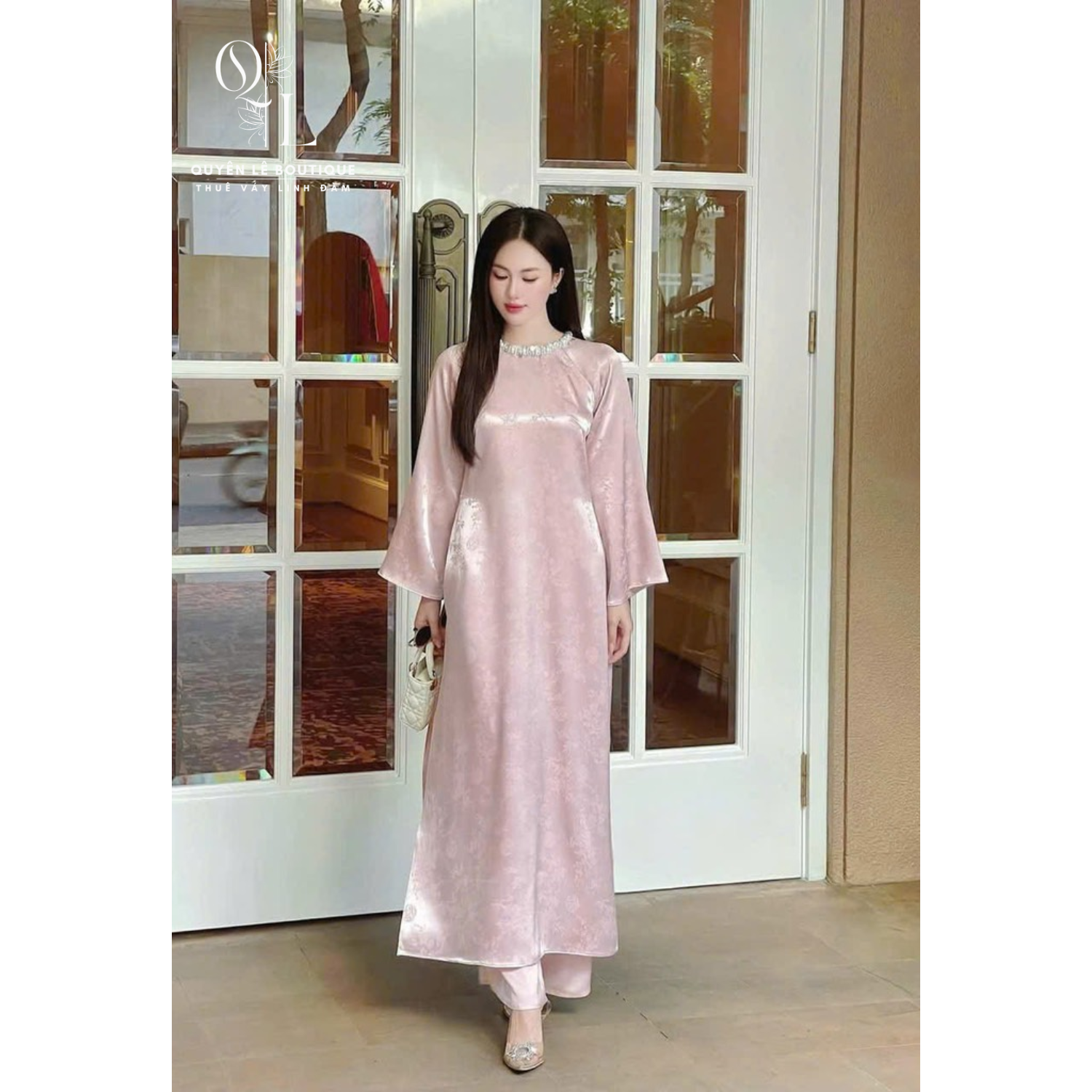 2872 Áo dài lụa hồng bóng