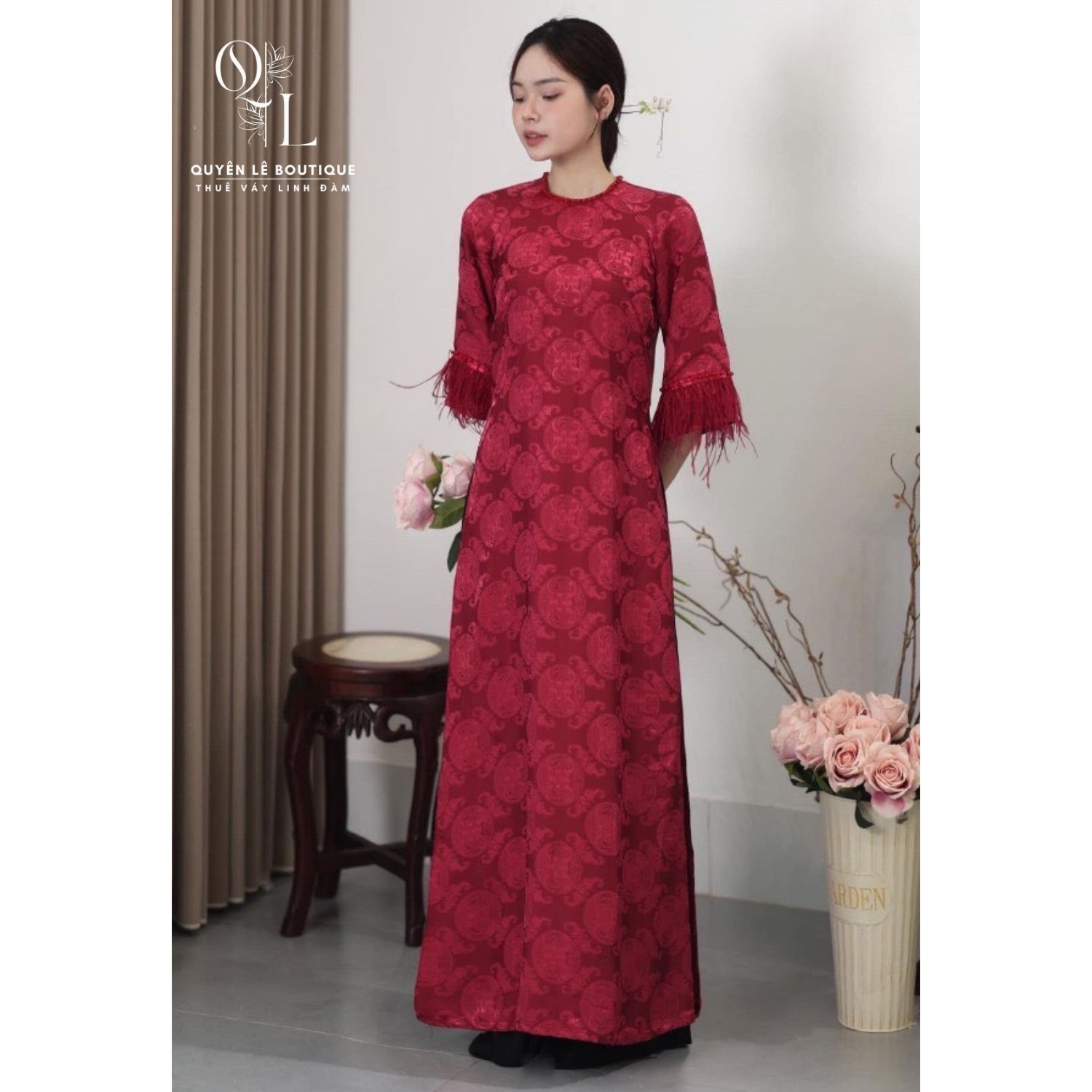 2189 Áo dài đỏ tay lông