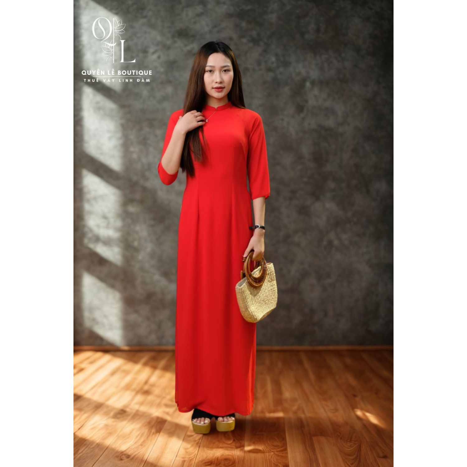 663 Áo dài đỏ trơn