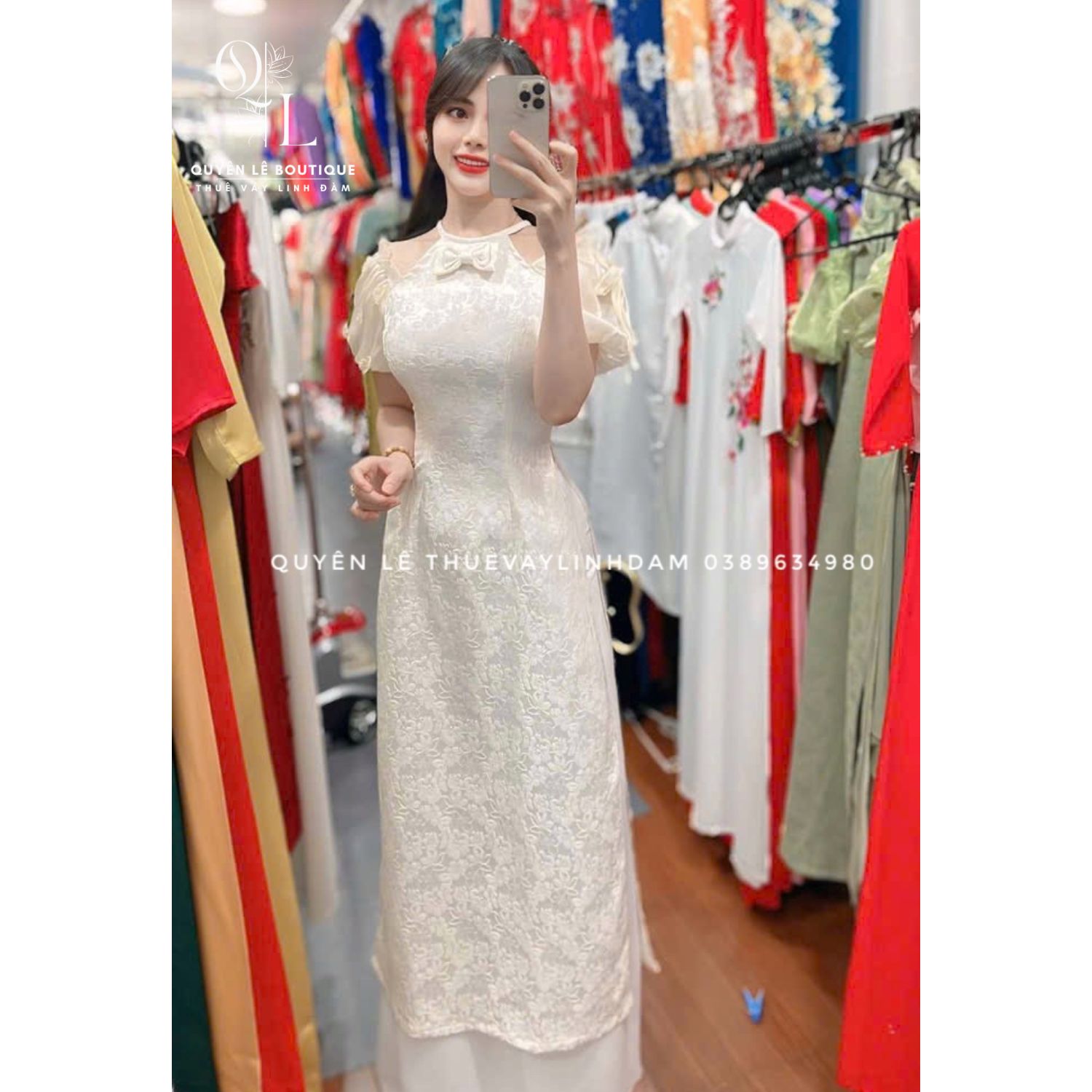 2219 Áo dài kem yếm