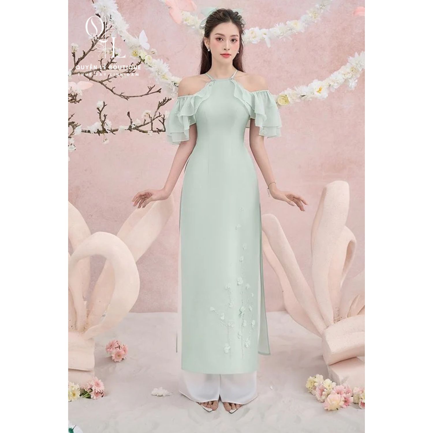 1487 Áo dài xanh yếm