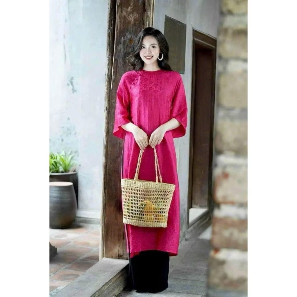 2498 Áo dài hồng sen gấm