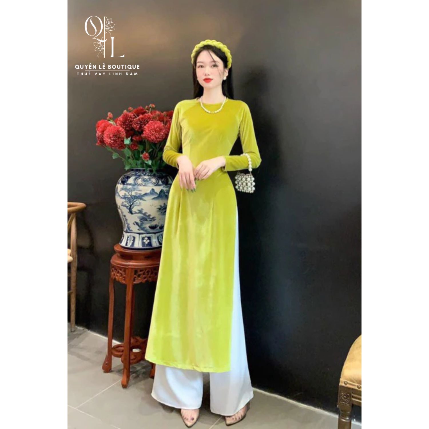 680 Áo dài xanh rêu nhung