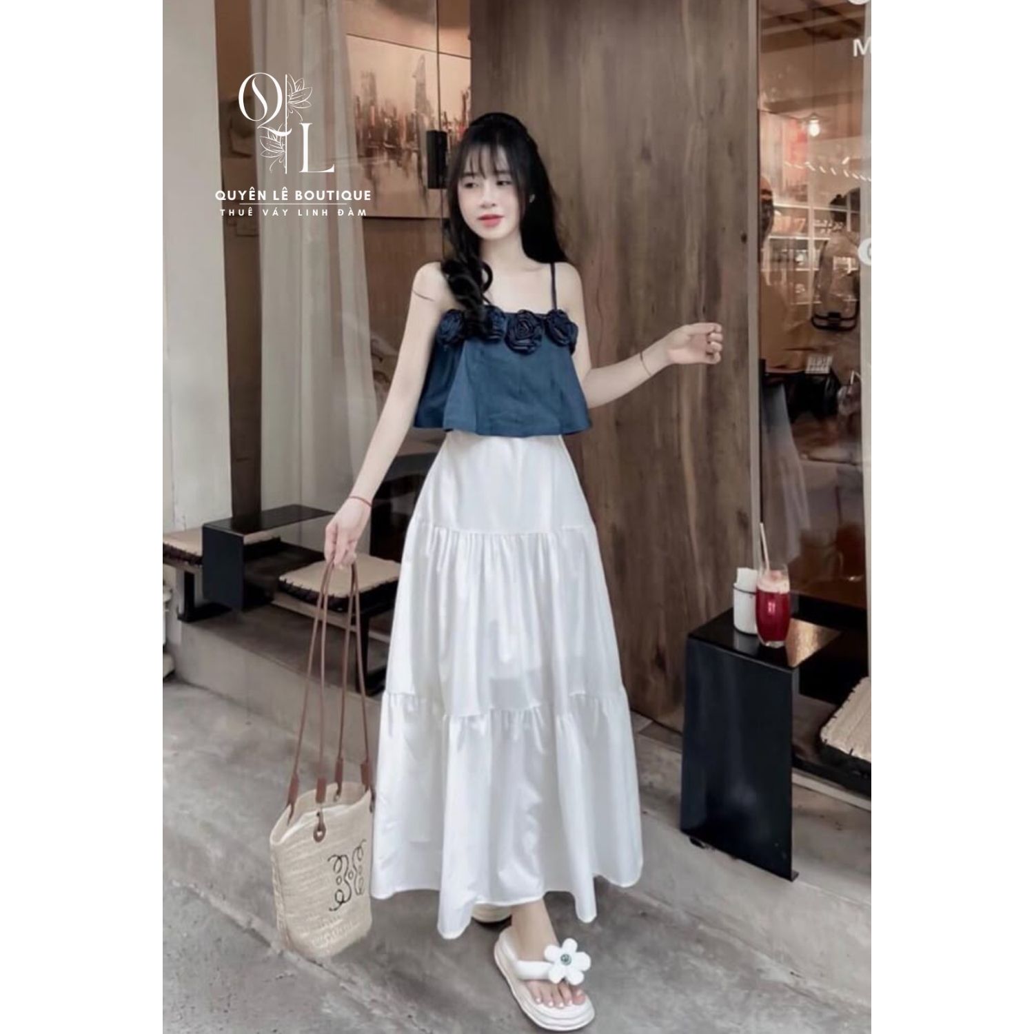 Set váy du lịch xanh trắng