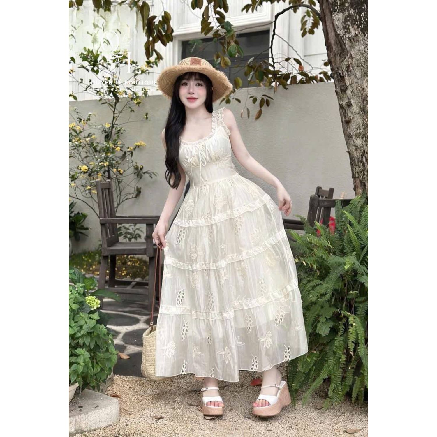 Váy du lịch kem