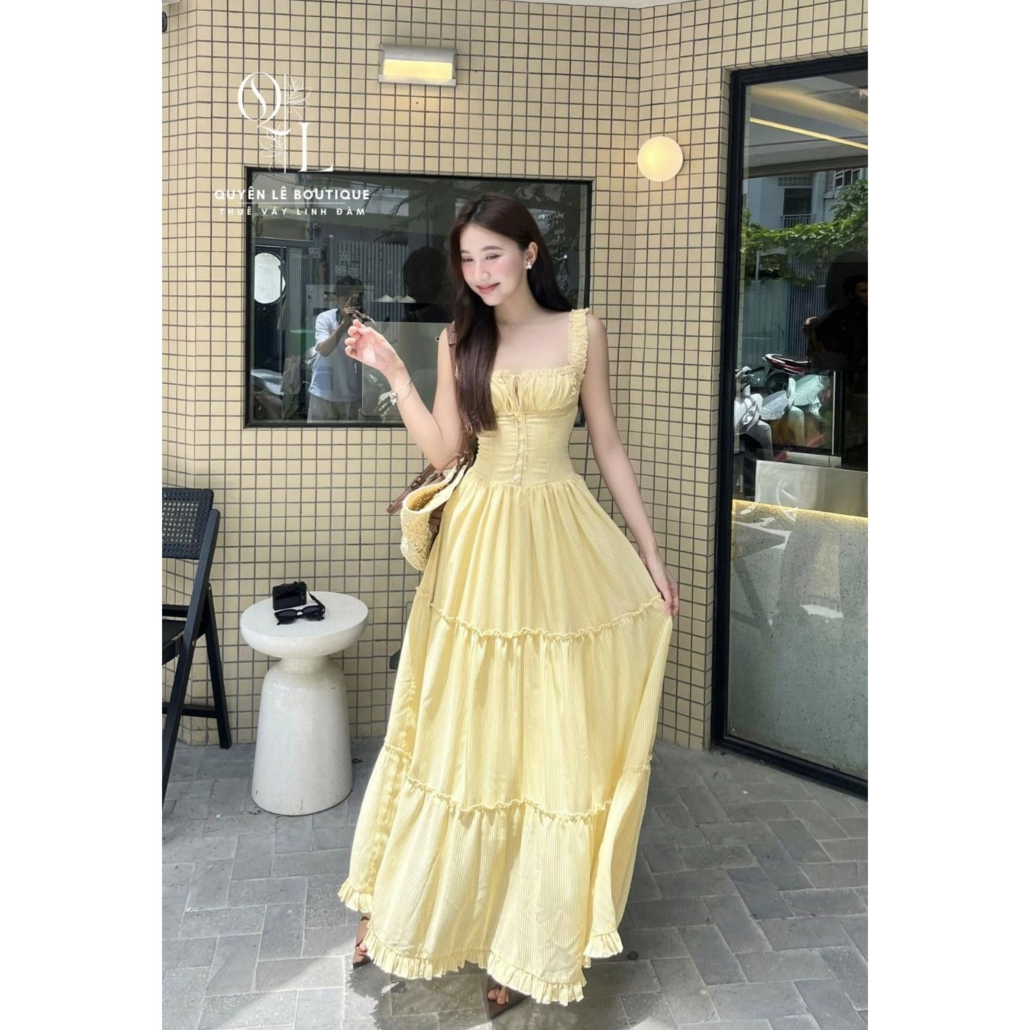 Váy du lịch vàng