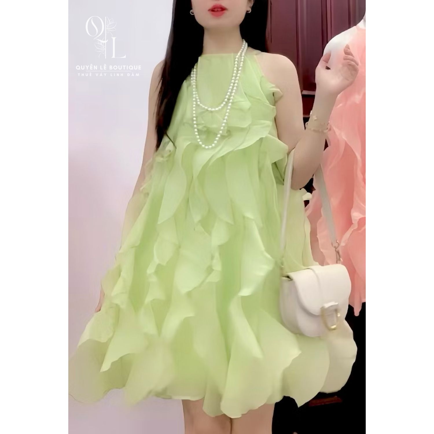 1721 Tiệc ngắn xanh yếm
