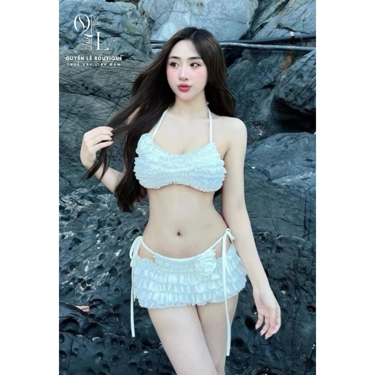 Set bikini trắng kèm áo
