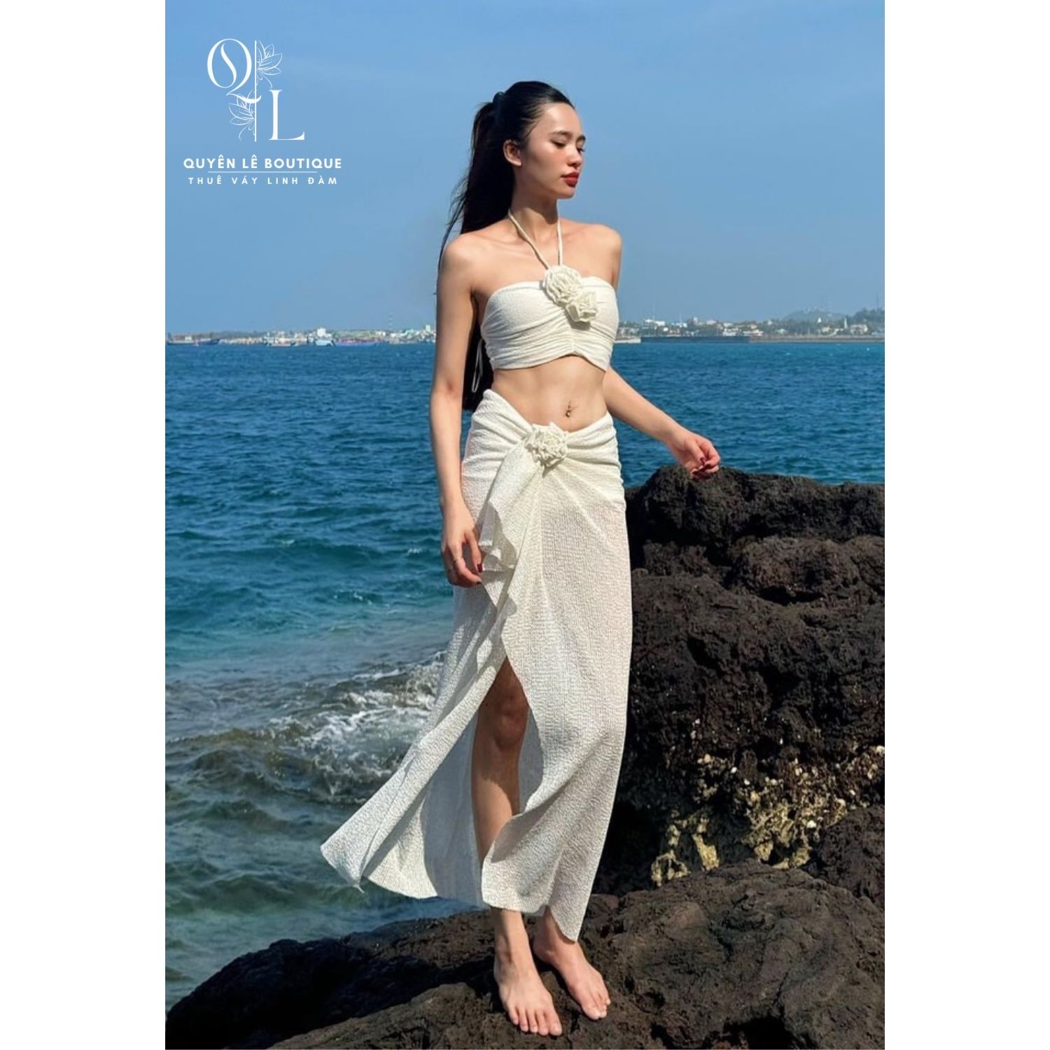 Set bikini trắng nhún