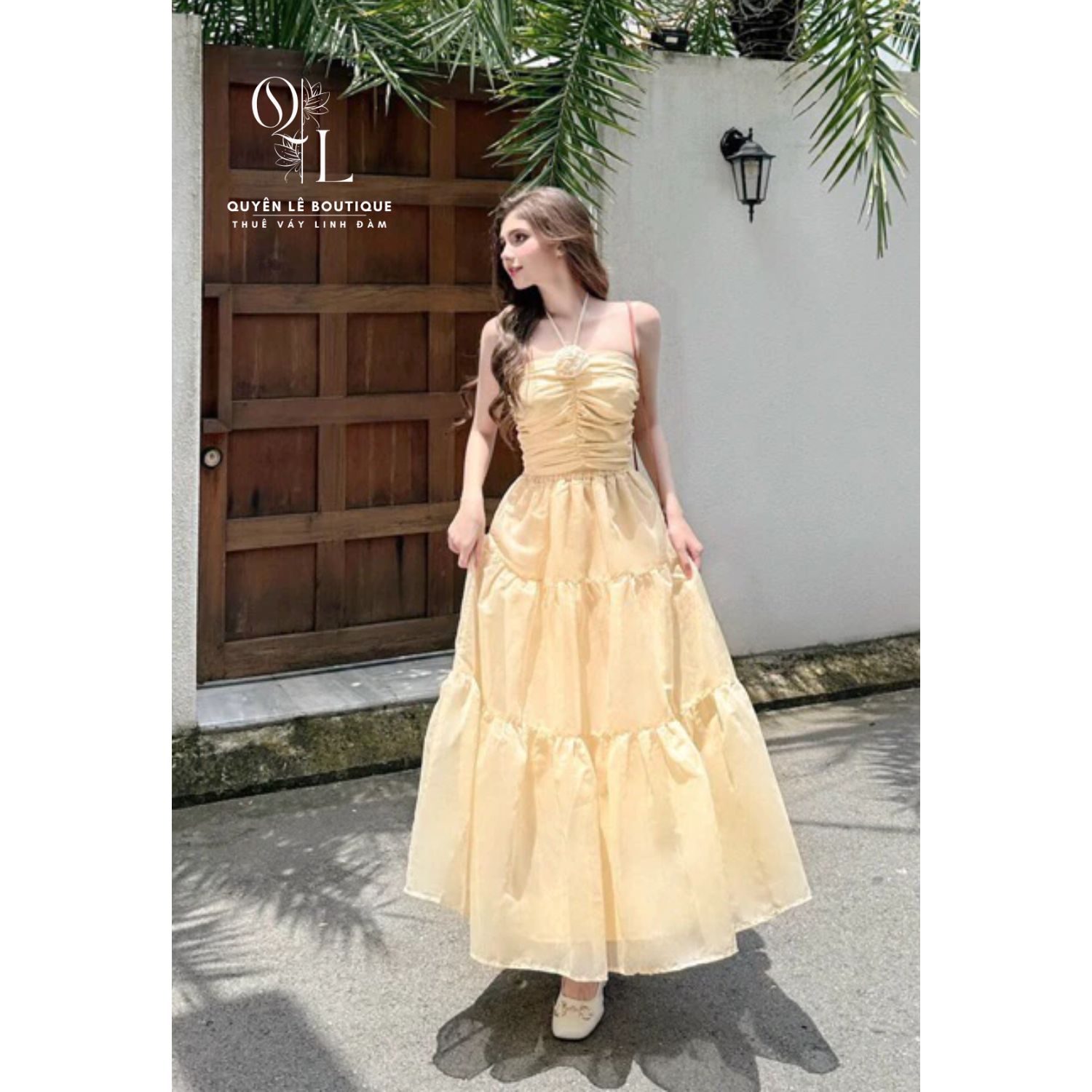 1735 Váy du lịch dài set kem nhún