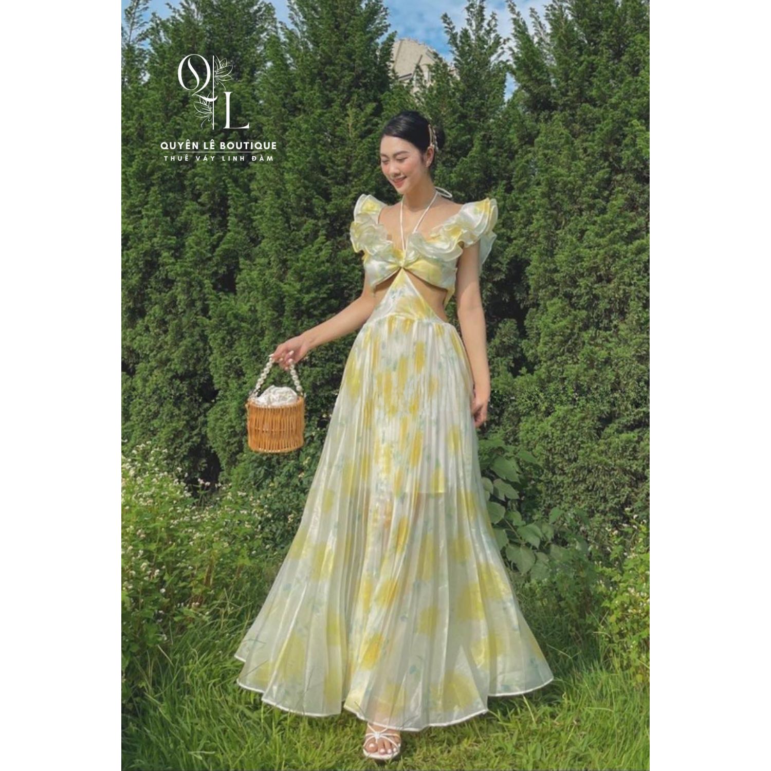 1608 Váy du lịch vàng khoét eo xếp ly
