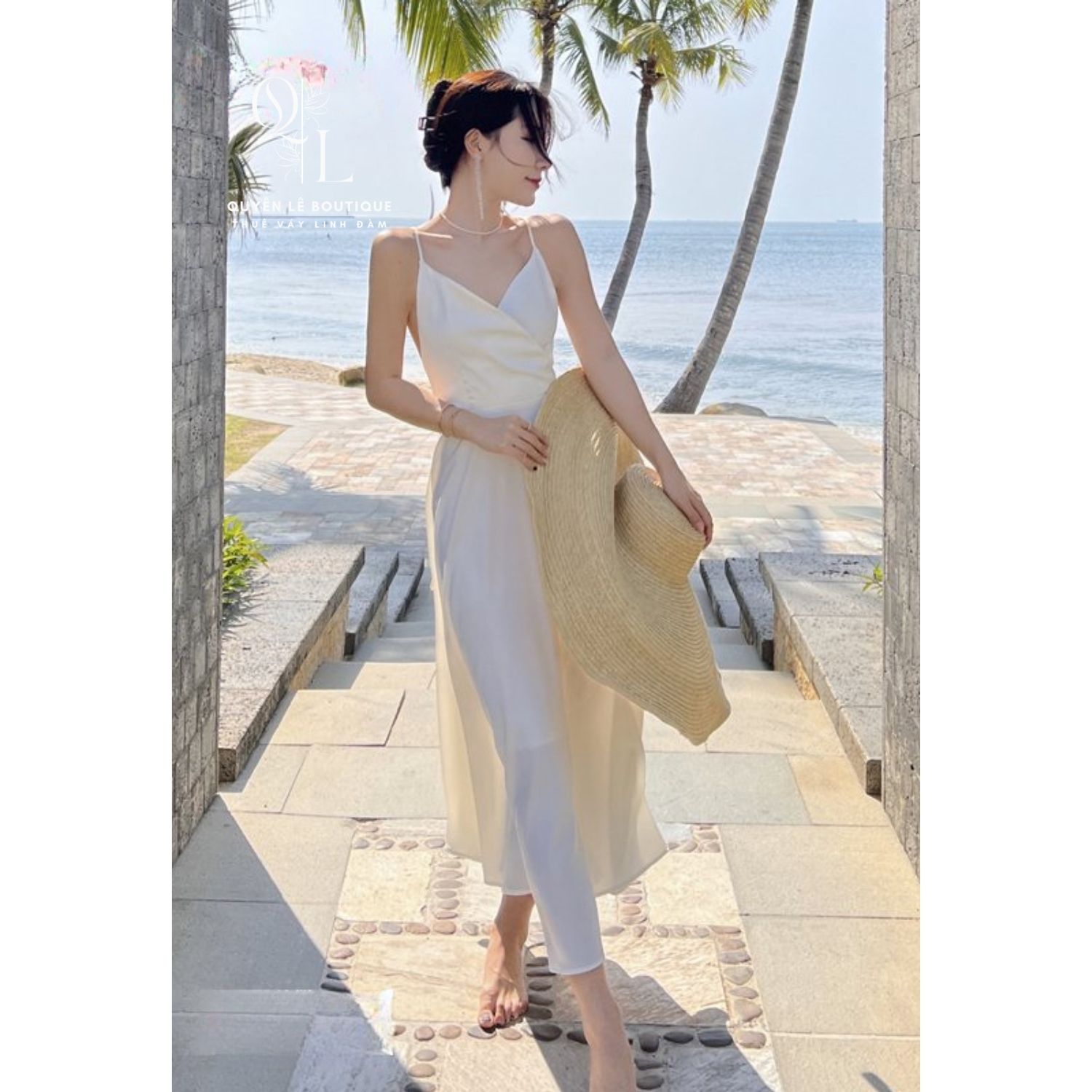 2891 Váy du lịch dài trắng bóng hai dây