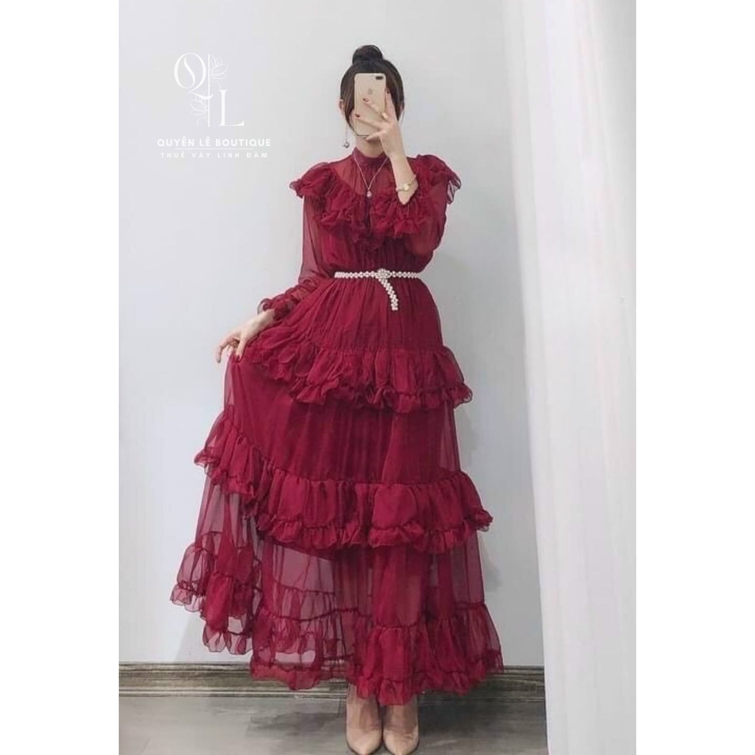 1748 Váy du lịch đỏ dài tay nhiều tầng