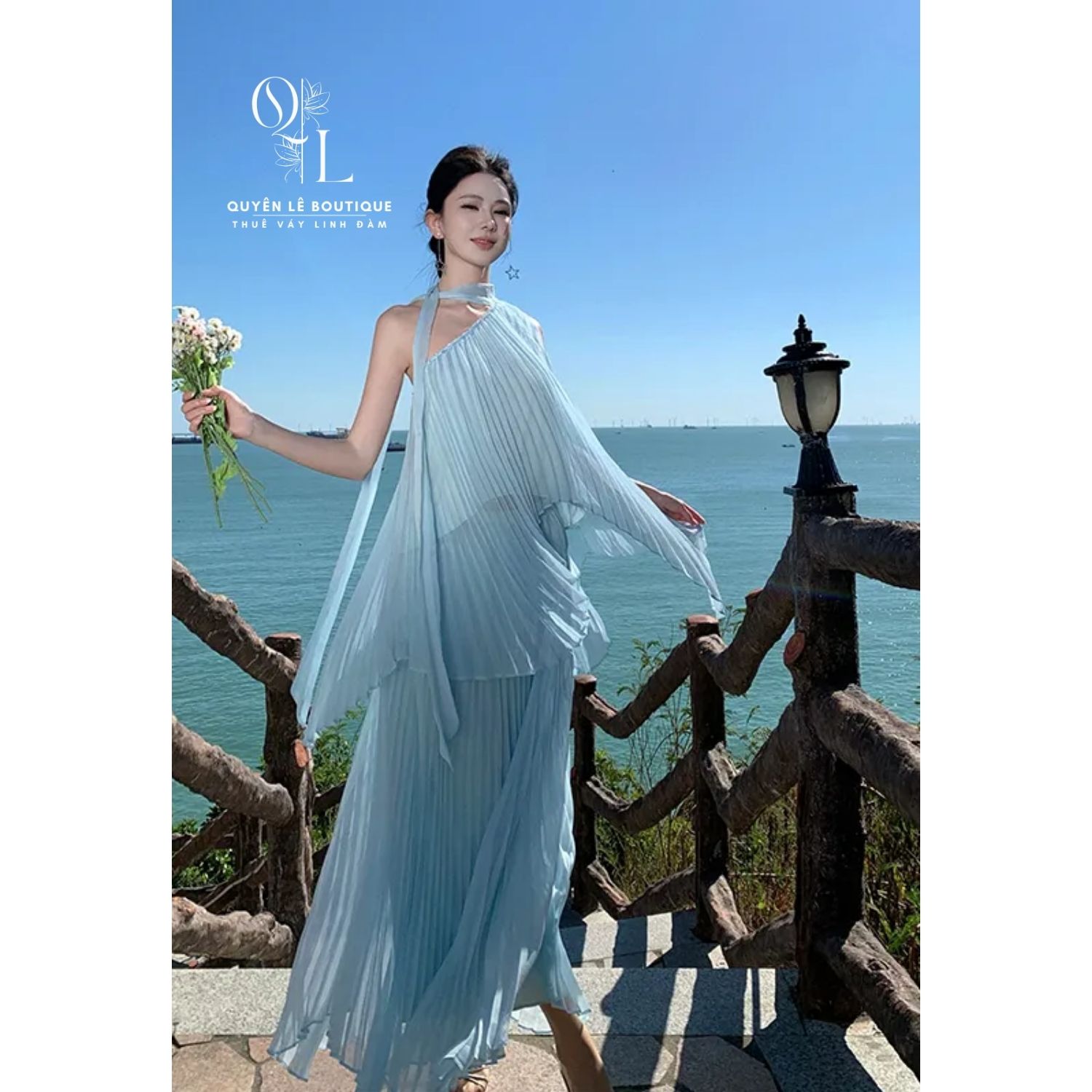 1010 Váy du lịch dài xanh dập ly cổ yếm