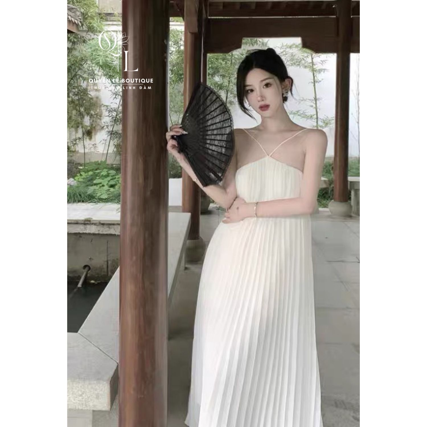 1051 Váy du lịch dài trắng yếm xếp ly