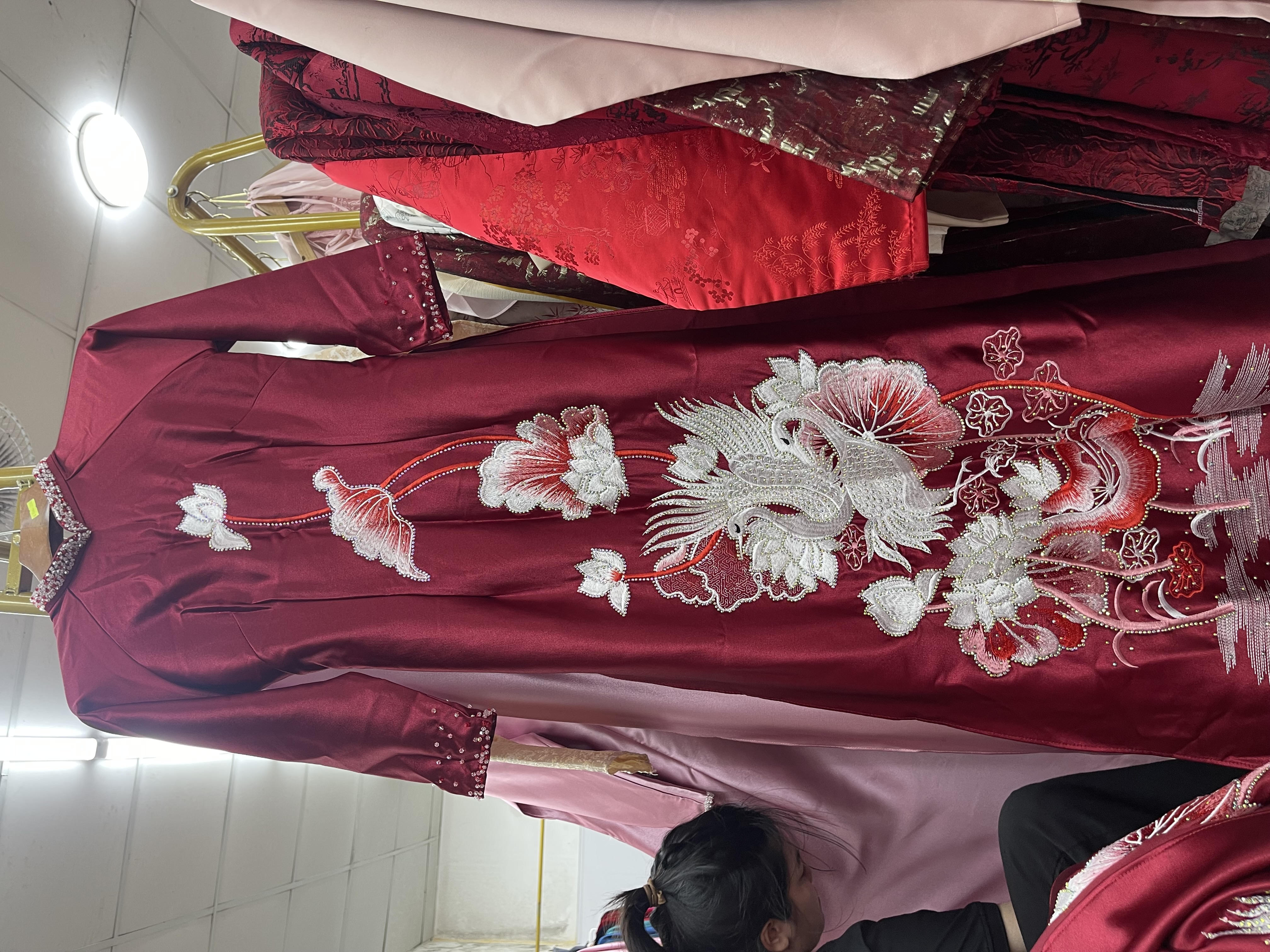 4696 ad mẹ đỏ azL