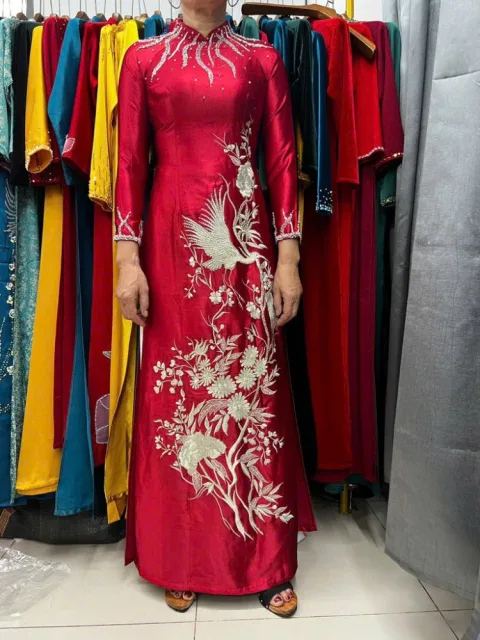 2259 Áo dài mẹ đỏ size L