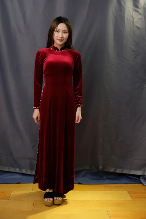725 Áo dài đỏ nhung đính cườm size L