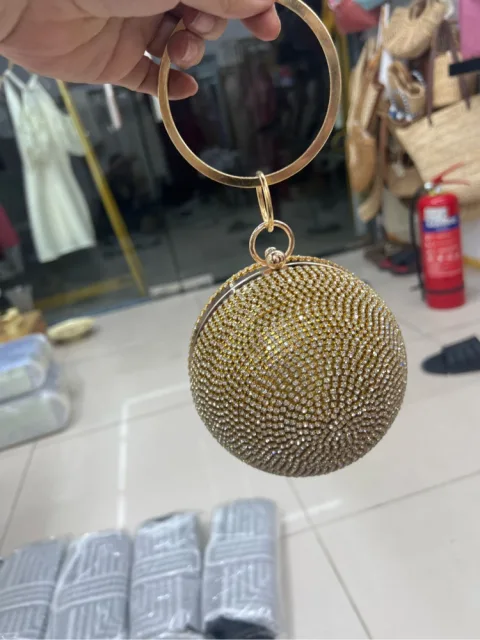 2083 túi cầu vàng