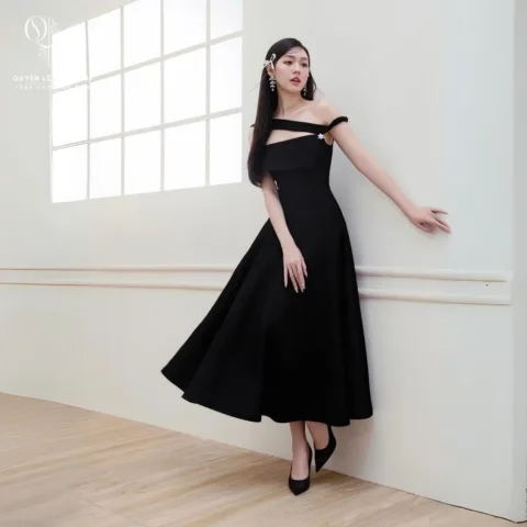 2234 cc Tiệc dài đen trễ vai