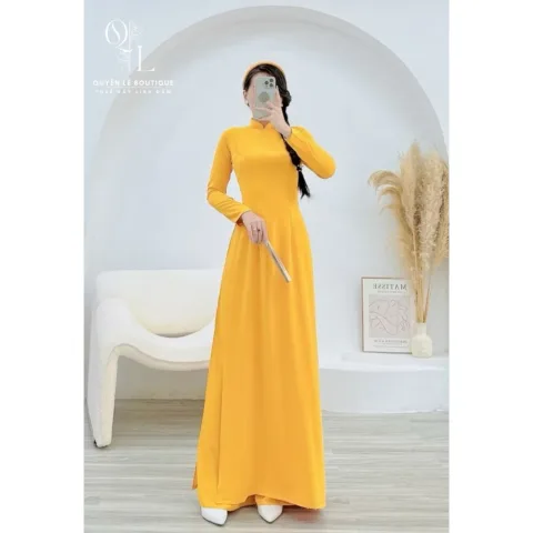 2396 Áo dài vàng