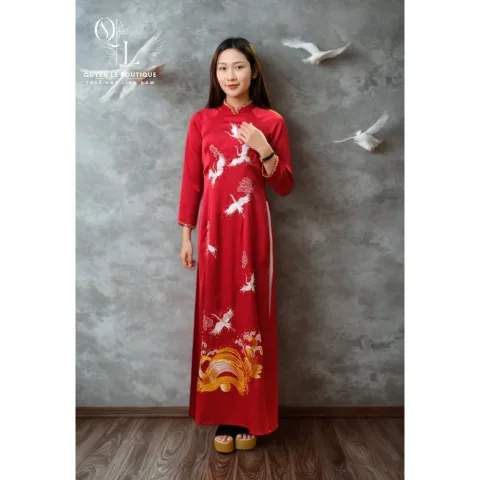 716 Áo dài đỏ