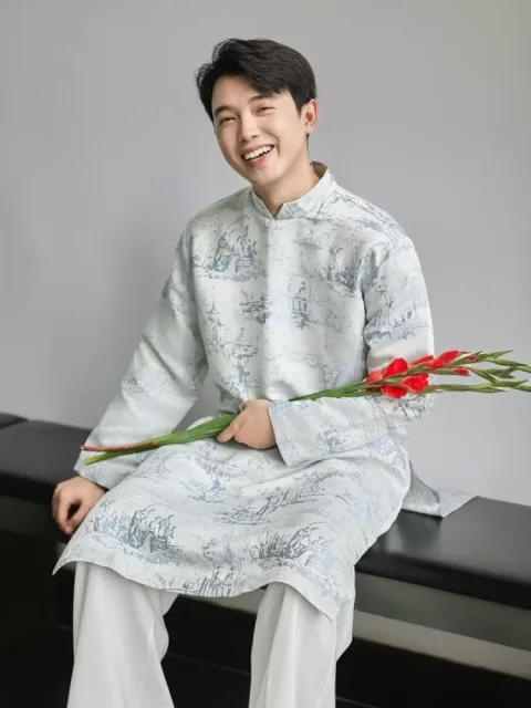 2634 Áo dài nam xám trắng size m
