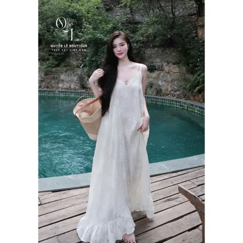 Váy du lịch kem