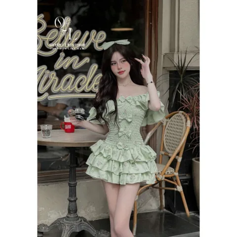 Váy du lịch xanh lá
