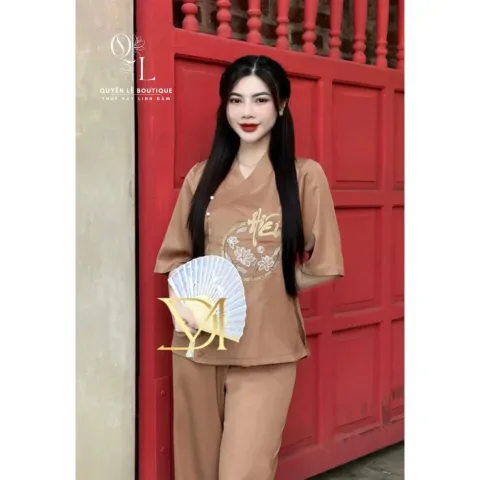 Pháp phục nâu thêu chữ HIẾU