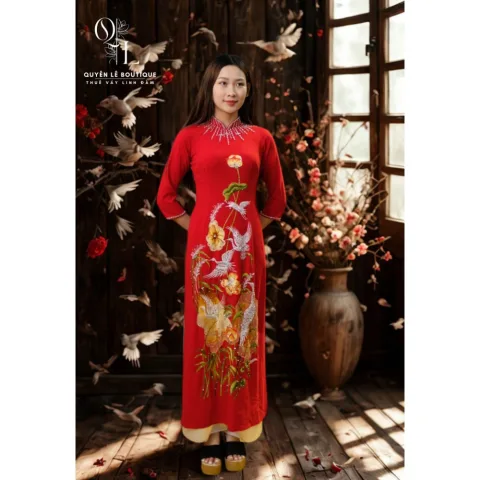 742 Áo dài mẹ đỏ size L