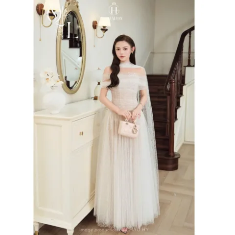 5537 td trắng kem Size S,M